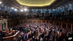 Miembros de la Cámara de Representantes de EEUU reunidos en el Capitolio de Washington DC el 3 de enero de 2025.