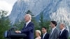 Presiden AS Joe Biden berbicara di depan para pemimpin negara anggota G7 dan presiden Komisi Eropa dalam hari pertama pertemuan kelompok tersebut di Jerman, pada 26 Juni 2022. (Foto: Reuters/Jonathan Ernst)