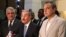 El canciller de República Dominicana, Miguel Vargas (izquierda), el presidente dominicana, Danilo Medina (centro) y el expresidente español Luis Rodríguez Zapatero hablaron con la prensa tras participar en conversaciones sobre la crisis en Venezuela realizadas en Santo Domingo el miércoles, 13 de septiembre, de 2017.