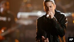 Eminem donne un concert au BET Awards, le 27 juin 2010 à Los Angeles