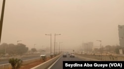 A Dakar, la présence intermittente de la poussière dure depuis plusieurs semaines, le 15 mars 2021. 