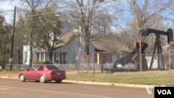 Pemandangan di Kilgore, kota kecil di Texas Timur. Salah satu wilayahnya dikenal sebagai "lapangan terkaya di dunia" karena begitu banyaknya minyak yang dipompa dari satu blok itu (foto:dok)