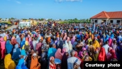 'Yan gudun hijira da ambaliyar ruwa ta raba da muhallansu a Maiduguri (Hoto: Facebook/Rariya)