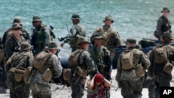 Angkatan Laut Filipina dan Angkatan Laut AS mengadakan latihan militer bersama di perairan Filipina (foto: dok). 