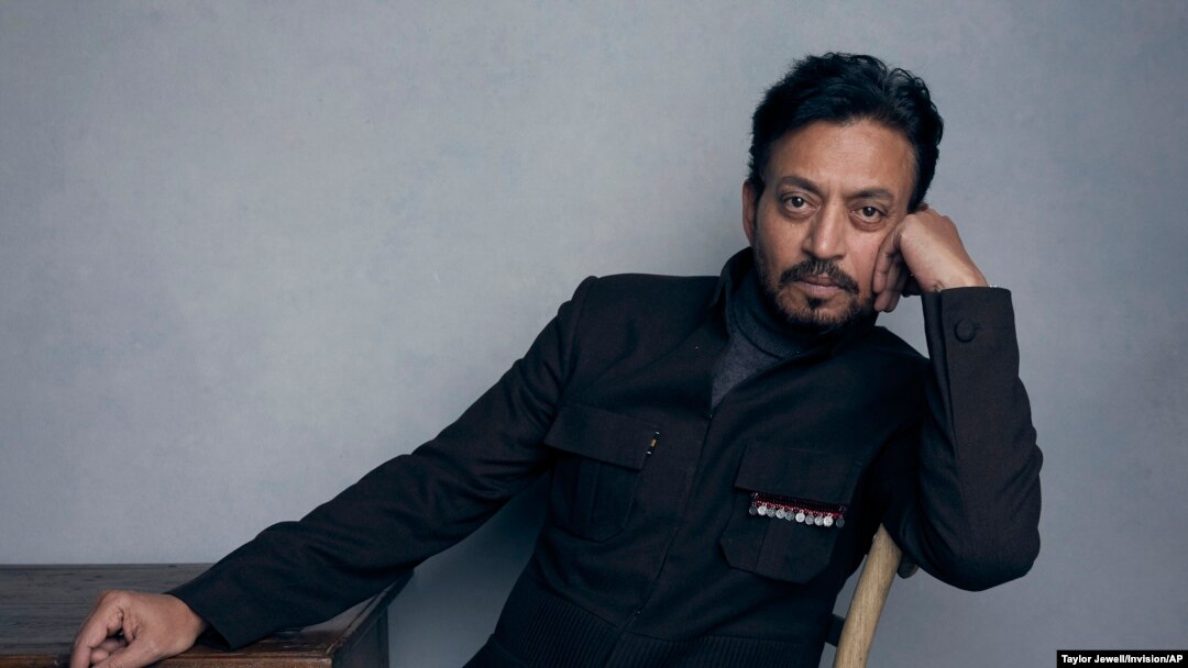Aktor Bollywood, Irrfan Khan saat berpose untuk promosi film "Puzzle" dalam Sundance Film Festival di Park City, Utah, 22 Januari 2018. (Foto: dok).