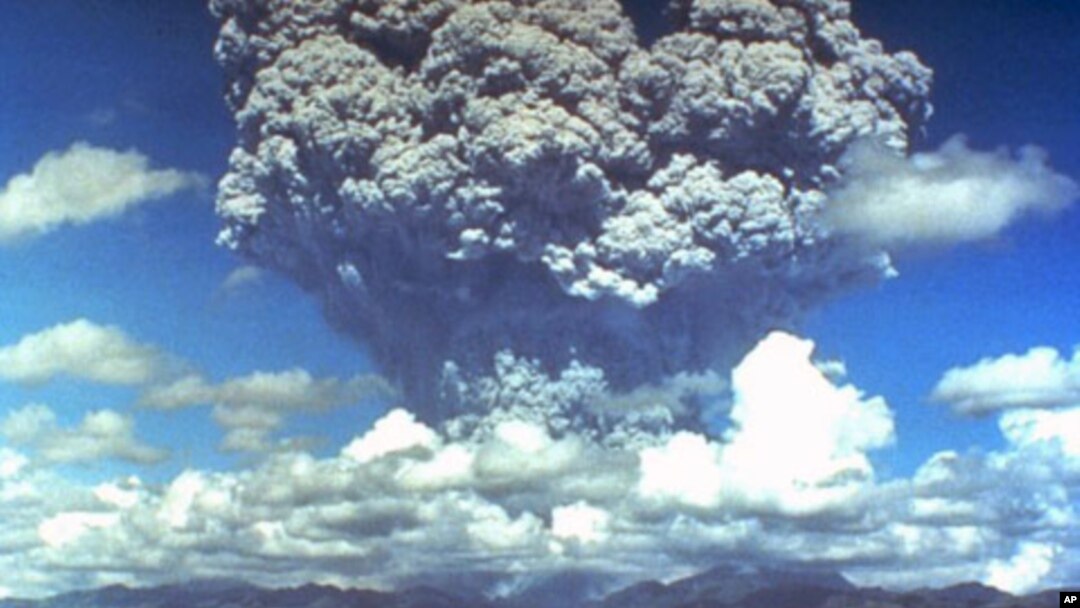 Mt. Pinatubo eruption plume