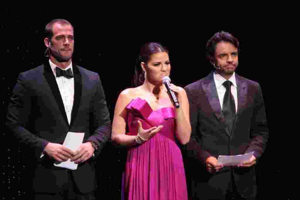 William Levy, Maite Perroni, Eugenio Derbez en los Premios a la Herencia Hispana.