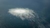 Бульбашки газу на поверхні Балтійського моря в результаті витоку "Північного потоку-2" поблизу Борнгольма