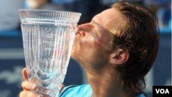 David Nalbandian disfrutó su victoria en Washington que le sirve como preparación para el Abierto de Estados Unidos.