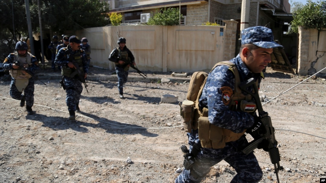 Pasukan Irak terus maju dalam pertempuran melawan militan ISIS di Mosul barat, Senin (6/3). 