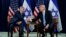 Prezident Donald Tramp (o'ngda) Isroil Bosh vaziri Benyamin Netanyaxu bilan