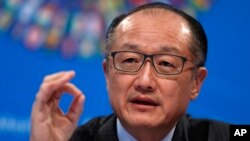 El presidente del Banco Mundial, Jim Yong Kim, habló duranatte la reunión de primavera del Grupo Banco Mundial en Washington, el jueves, 20 de abril de 2017.