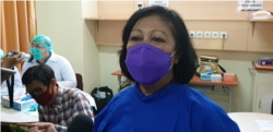 Pakar mikrobiologi klinis yang juga anggota tim riset FK Unpad, DR. dr. Sunaryati Sudigdoadi. (Foto: VOA/Rio Tuaiskal)