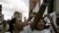 Jóvenes protestan en Caracas contra el incremento de la violencia.