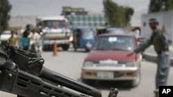 په فراه کې طالبانو ۱۵ ملکیان تښتولي