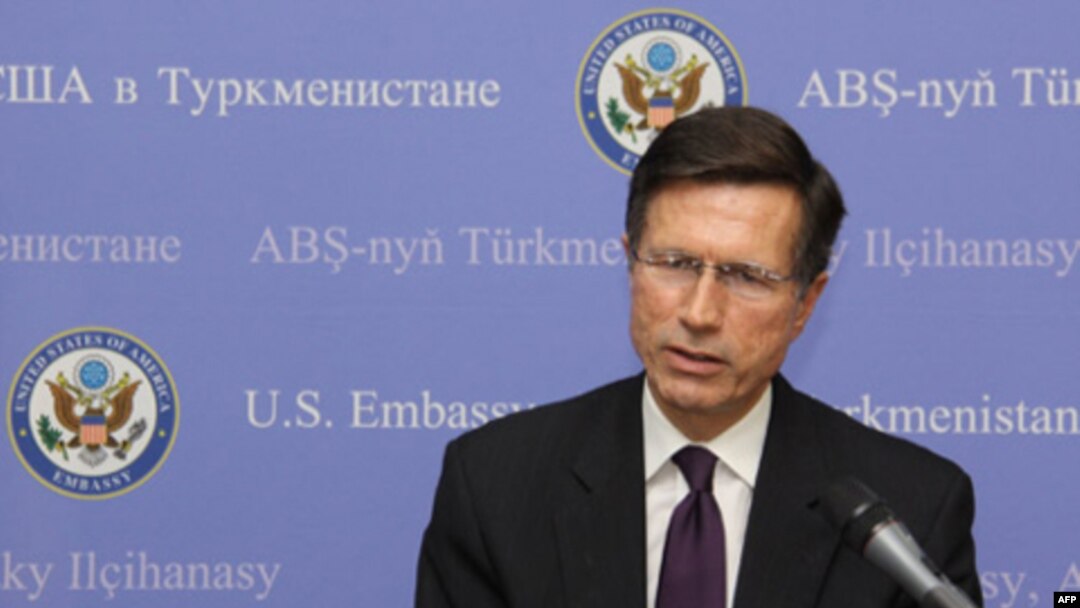 Robert Bleyk, AQSh Davlat kotibining Janubiy va Markaziy Osiyo bo'yicha muovini, Ashbagat, 16 fevral 2011