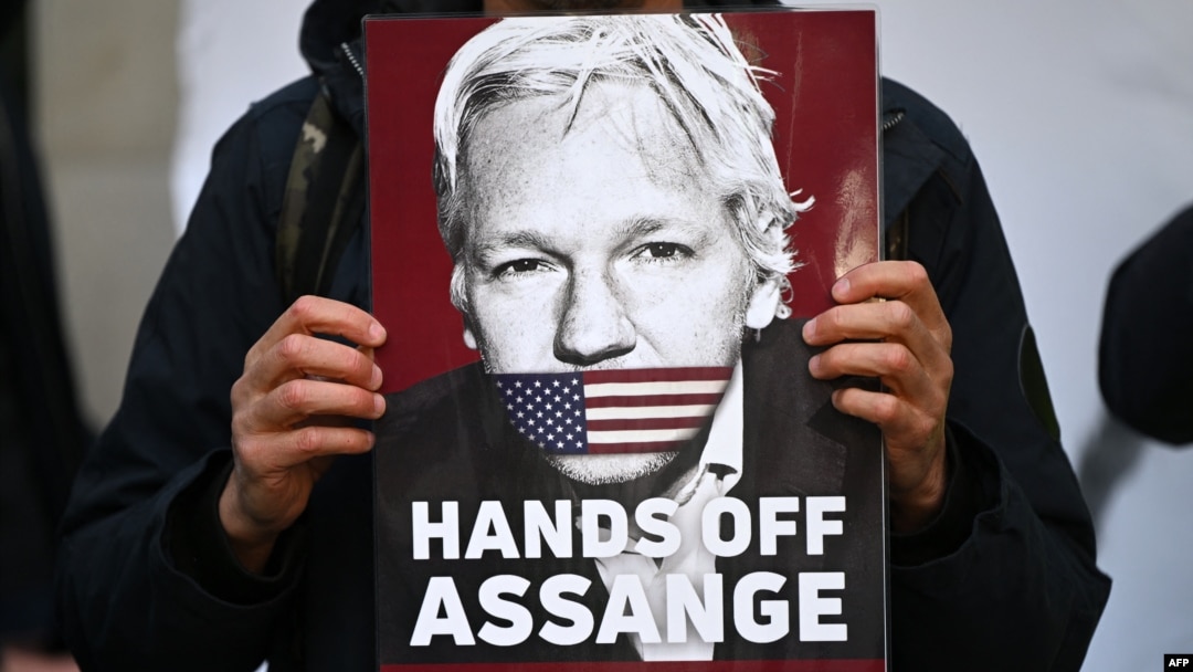 WikiLeaks internet sitesinin kurucusu Assange'ın avukatları, iki Yüksek Mahkeme yargıcından yeni bir temyiz duruşması talep etti. 