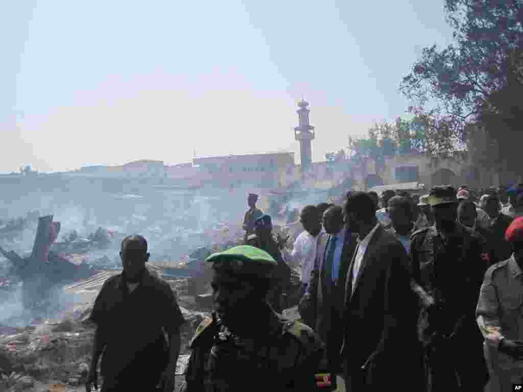 C/weli iyo saraakiisha la socotay oo qiimeynaya khasaaraha uu dabku gaadhsiiyay suuqa.