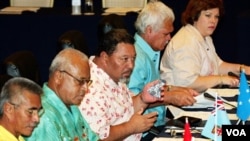 Forum Negara-negara Kepulauan di Pasifik dalam pertemuan silam (foto: dok). Presiden Kiribati, Anote Tong (paling kiri) kini menjabat sebagai Ketua Forum ini.