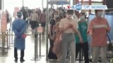 Manchetes mundo 17 junho: Na China viajantes receosos do coronavirus deixam Pequim