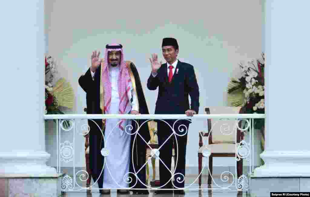 Raja Salman dan Presiden Jokowi di halaman belakang Istana Bogor, 1 Maret 2017 (Foto courtesy : Setpres RI).