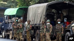  မြန်မာစစ်တပ် လုံခြုံရေးတပ်ဖွဲ့ဝင်များ။