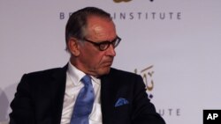 Le vice-secrétaire général des Nations unies, Jan Eliasson, lors d'une visite à Abu Dhabi, aux Emirats Arabes Unis, 10 octobre 2015