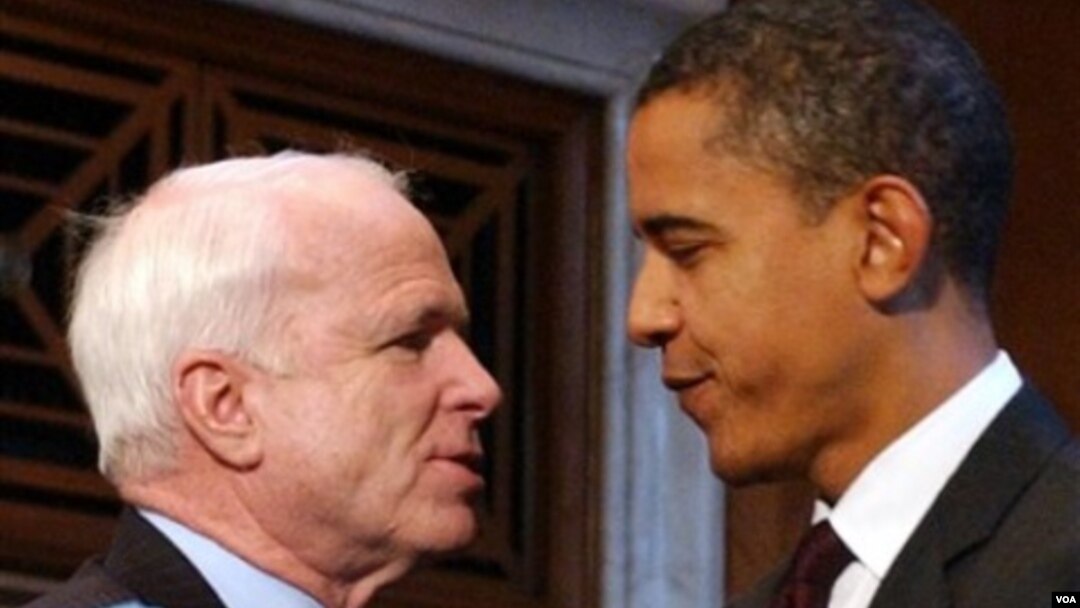 Senator AS dari Partai Republik John McCain (kiri), telah sejak lama mendesak dilakukannya serangan militer AS terhadap Suriah (foto: dok). 