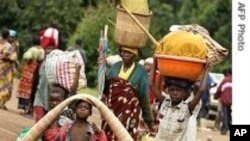 Avec le retour de la paix, les parents songent à l'avenir de leurs enfants