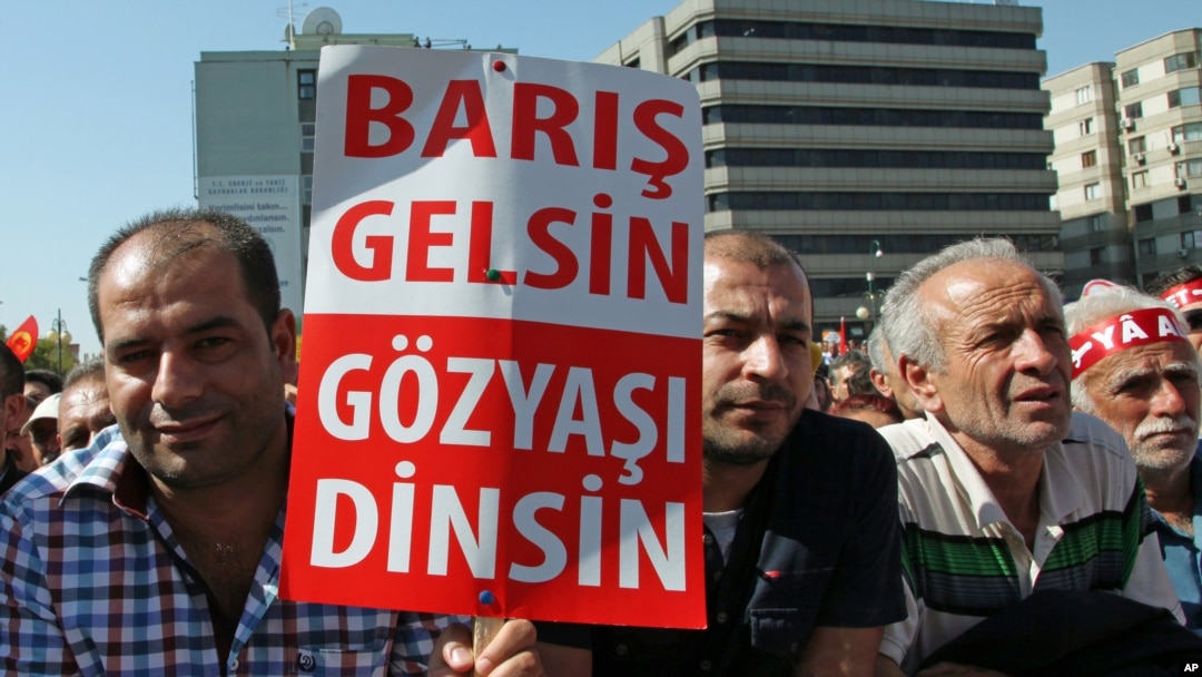 Turkiya alaviylari namoyish qilmoqda