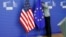 Cờ của EU và U.S. tại một cuộc đàm phán thương mại ở Brussels (ảnh tư liệu).