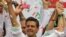 ທ່ານ Enrique Pena Nieto ຜູ້ສະໝັກເລືອກຕັ້ງຈາກພັກ PRI ໃນມື້ສຸດທ້າຍຂອງການໂຄສະນາຫາສຽງເລືອກຕັ້ງ ປະທານາທິບໍດີເມັກຊິໂກ, ວັນທີ 27 ມິຖຸນາ 2012.