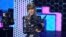 Ca sỹ Taylor Swift nhận giải cho album pop/rock được yêu thích "Reputation" tại Giải Âm nhạc Mỹ hôm 9/10 tại Nhà hát Microsoft ở Los Angeles.