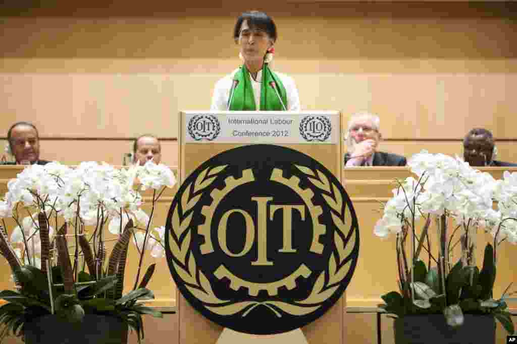 Aung San Suu Kyi berpidato pada sesi 101 Konferensi Organisasi Buruh Internasional (ILO) di Jenewa, Swiss (14/6).