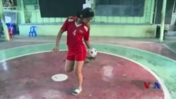 ရိုးရာ တပင်တိုင် ခြင်းအလှခတ်တဲ့ ခြင်းလုံးအားကစားမယ် မချယ်ရီမော်