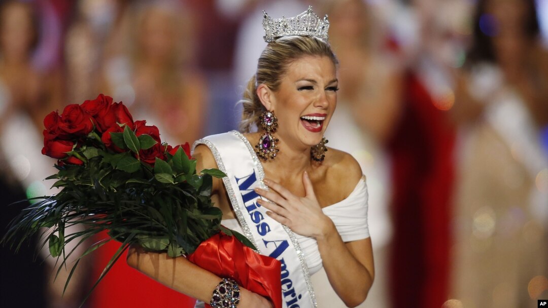 Hoa hậu New York Mallory Hytes Hagan vui mừng sau khi đăng quang Hoa Hậu Mỹ 2013 tại Las Vegas, ngày 12/1/2013.