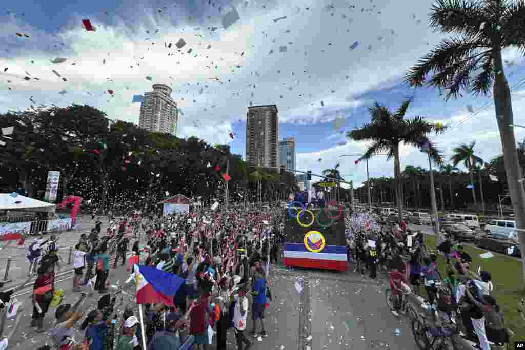مراسم استقبال از ورزشکاران فیلیپینی در شهر مانیلا متعاقب بازگشت شان از مسابقات المپیک تابستانی
