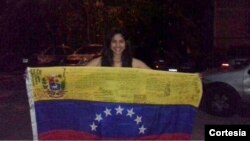 Sairam Rivas luego de ser liberada, tal como fue mostrada en la cuenta de Twitter del grupo estudiantil Estudiantes USM.