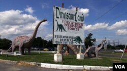 Dinosaur Land, salah satu obyek wisata tidak biasa di pinggir jalan di Amerika Serikat. (File: dok.)