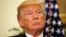 Президент США Дональд Трамп (слева)