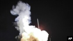 ئه‌مه‌ریکا موشه‌کی تۆماهۆک ده‌گرێته‌ هێزه‌کانی قه‌زافی