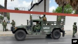 Des militaires mexicains à la recherche des Américains kidnappés par des hommes armés à Matamoros, au Mexique, le lundi 6 mars 2023.
