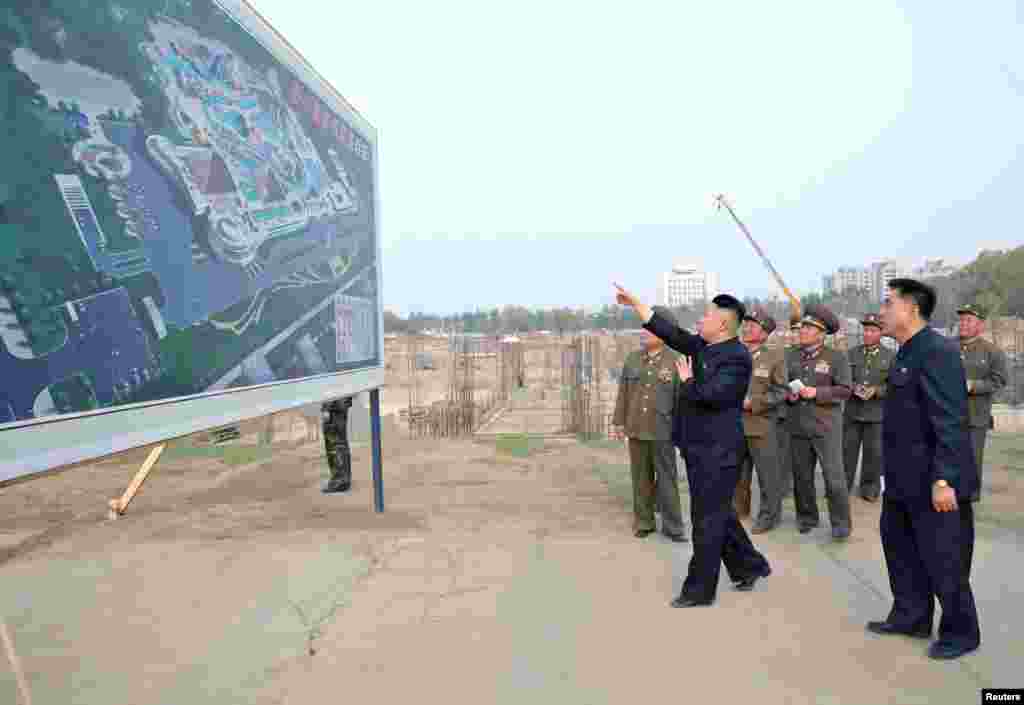 North Korean leader Kim Jong Un visits a construction site of the North Korean army, May 7, 2013. (KCNA) 