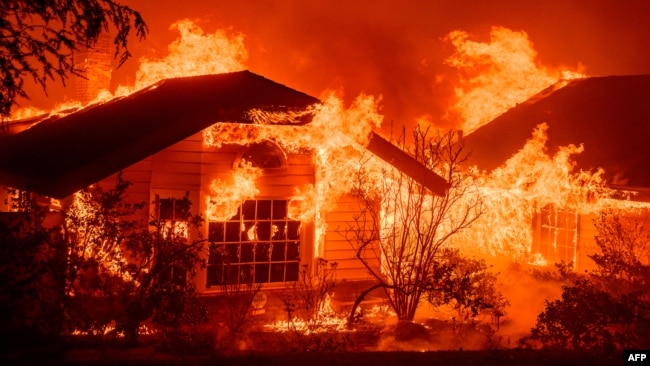 En Fotos | Casas, árboles y parques infantiles arrasados por incendios forestales en California