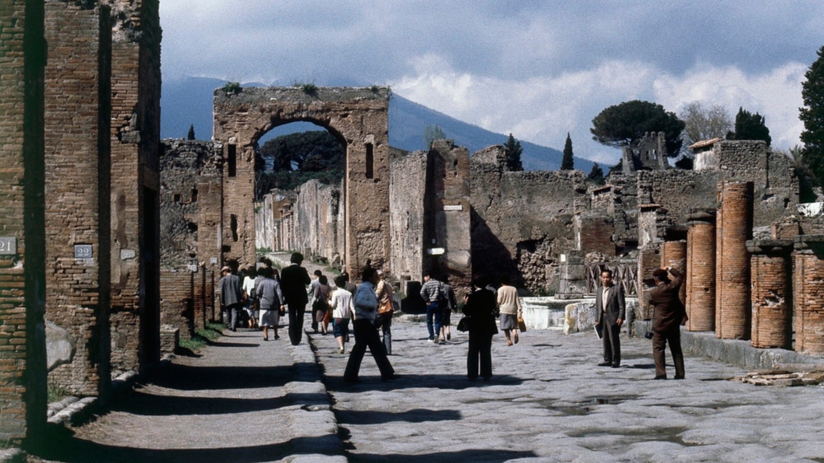 DNA evidence rewrites long-told stories of people in ancient Pompeii