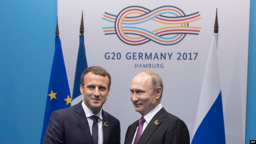 Tổng thống Pháp Emmanuel Macron và Tổng thống Nga Vladimir Putin gặp nhau tại Đức vào tháng 7/2017. 