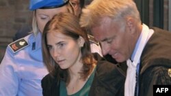 Аманда Нокс повернулась додому