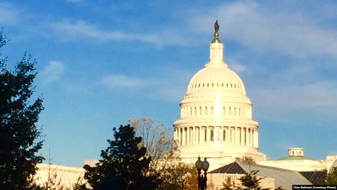 The U.S. Capitol dome is seen at dawn in Washington, D.C., Nov 17, 2017. (Photo: Diaa Bekheet)