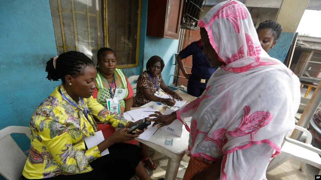 Komisi Pemilu Independen Nigeria melakukan latihan simulasi pemilu di Lagos (foto: dok).