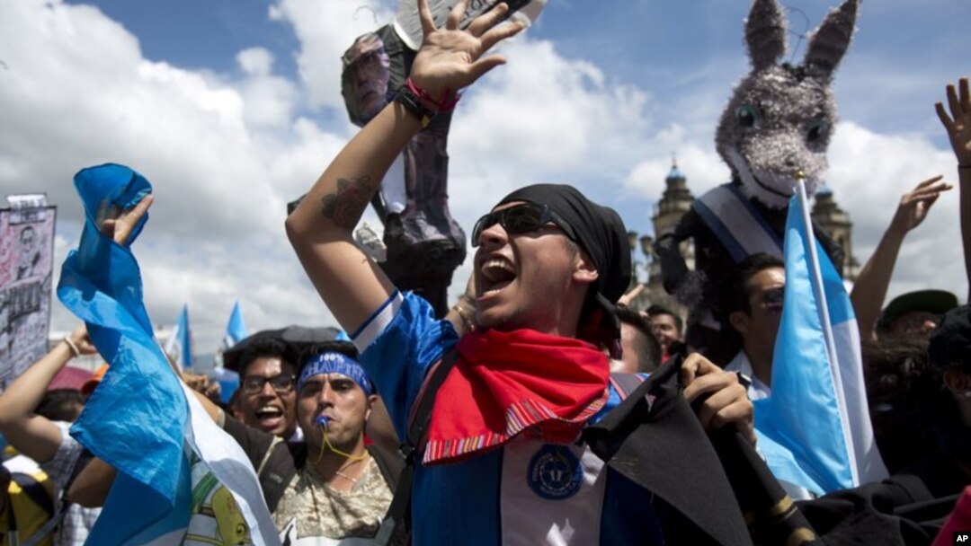 Los guatemaltecos manifestaron el jueves, 20 de septiembre de 2018 para exigir al presidente que mantenga a la Comisión Internacional Contra la Impunidad en Guatemala (CICIG).
